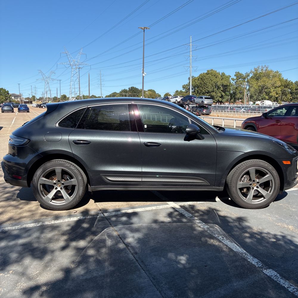 2024 Porsche Macan Base
