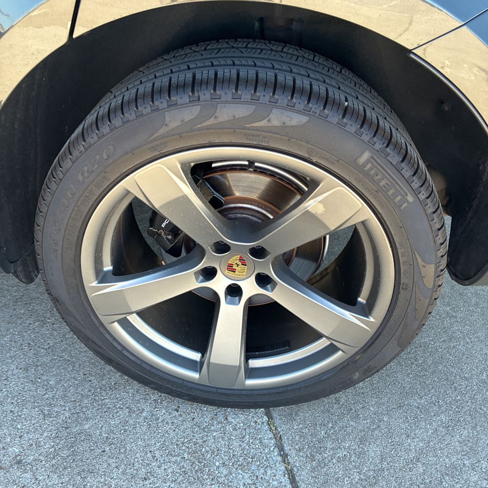 2024 Porsche Macan Base