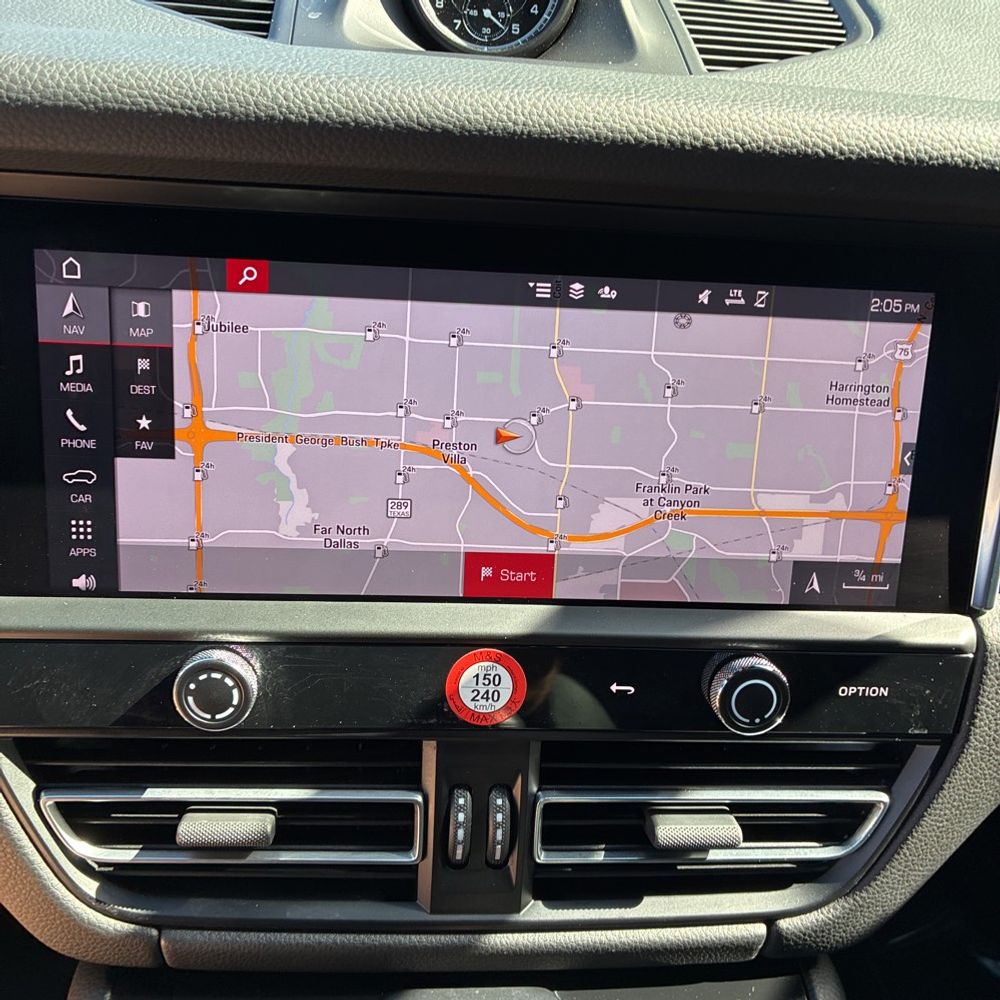 2024 Porsche Macan Base