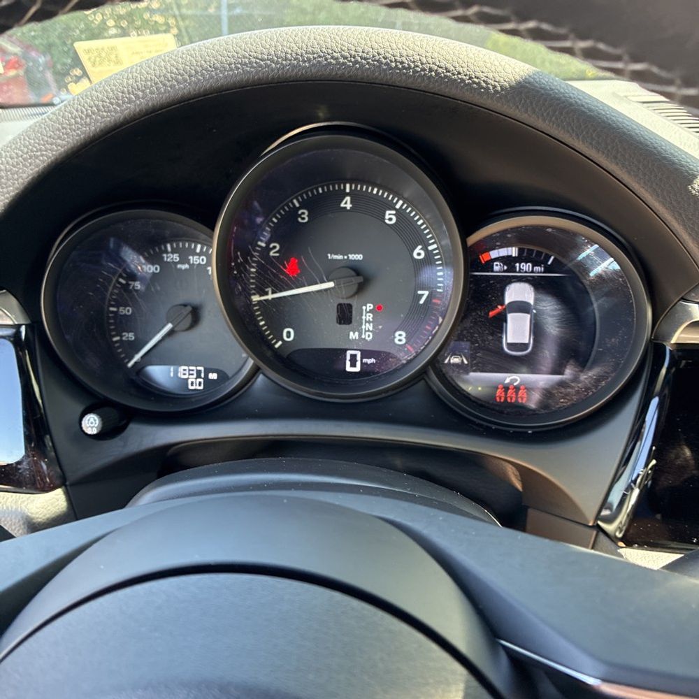 2024 Porsche Macan Base