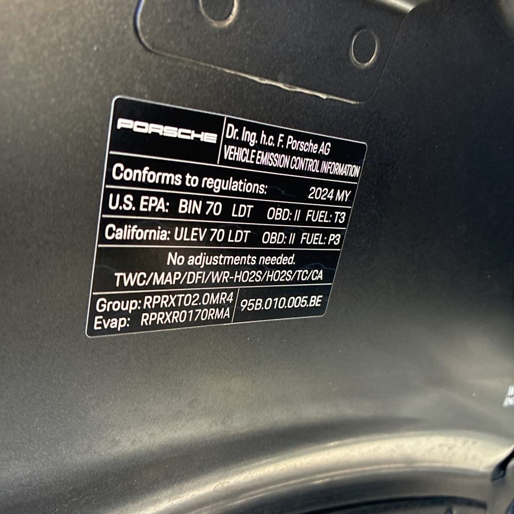 2024 Porsche Macan Base