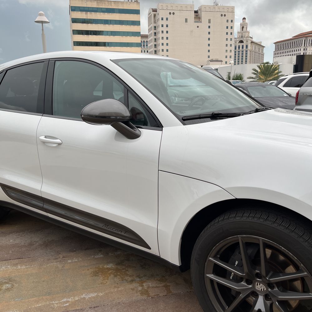 2023 Porsche Macan T