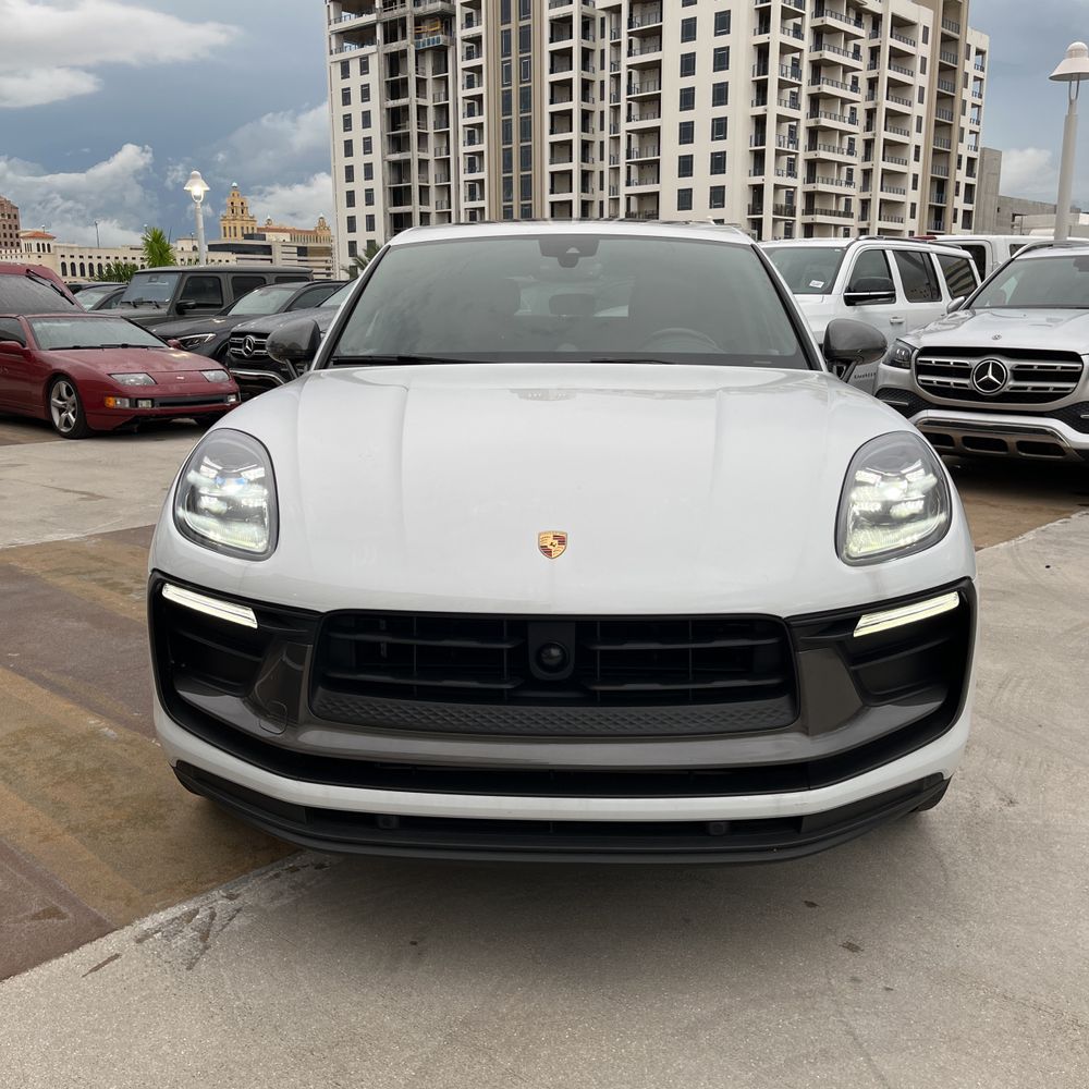 2023 Porsche Macan T