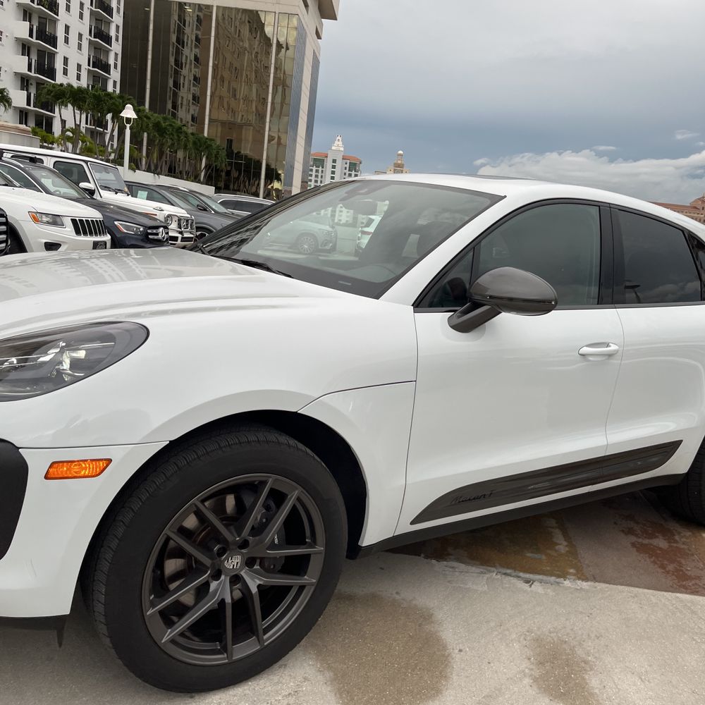 2023 Porsche Macan T