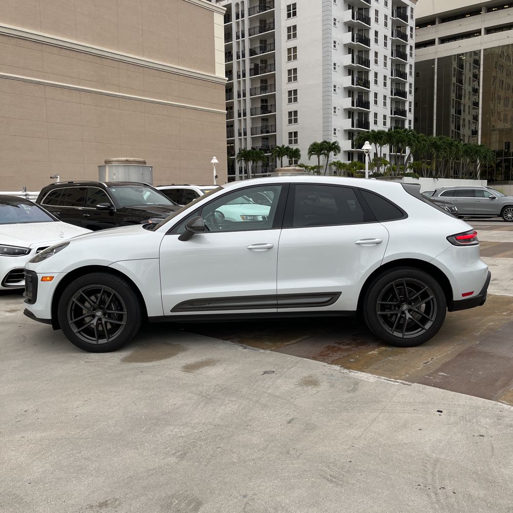 2023 Porsche Macan T