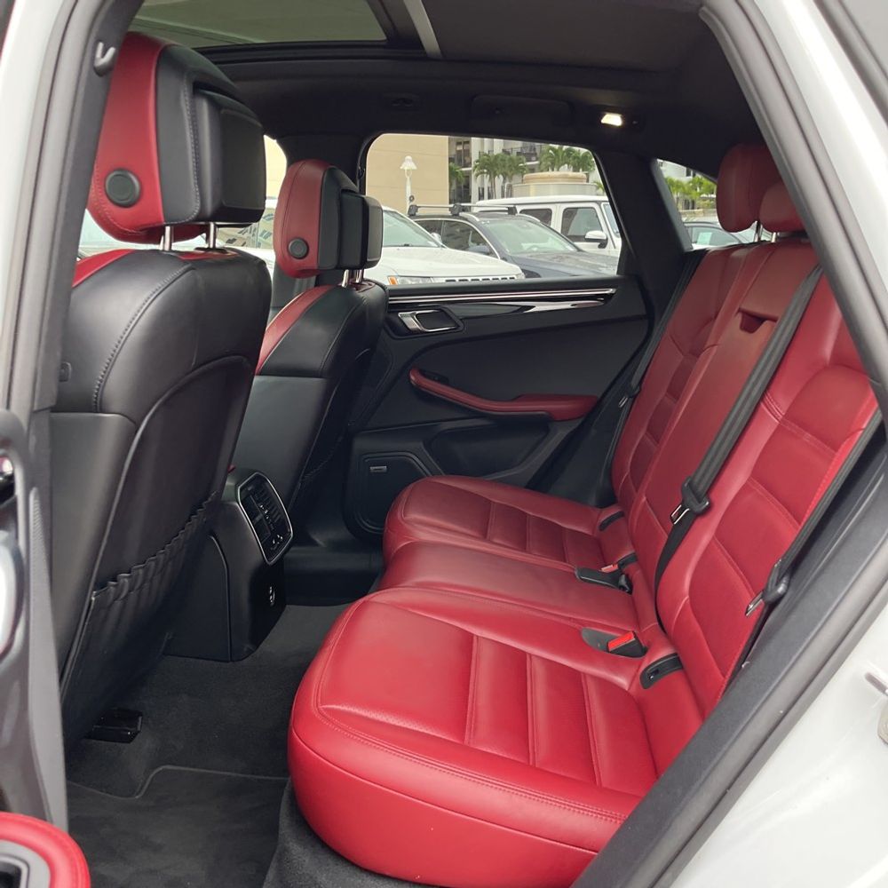 2023 Porsche Macan T