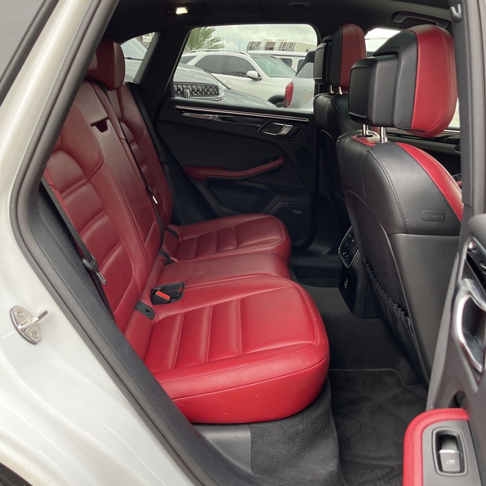 2023 Porsche Macan T