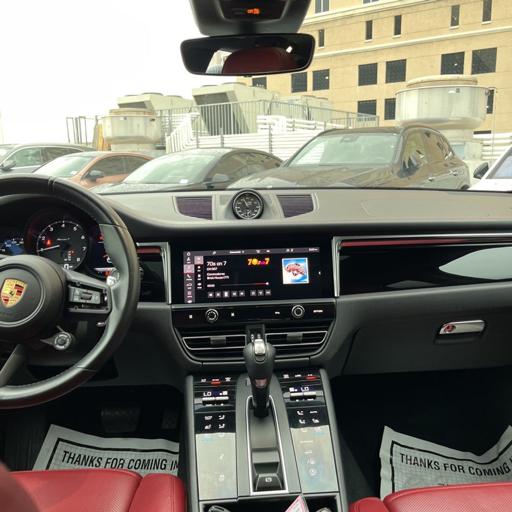 2023 Porsche Macan T