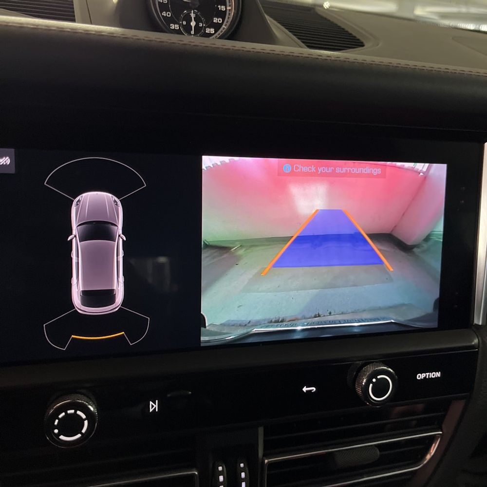 2023 Porsche Macan T