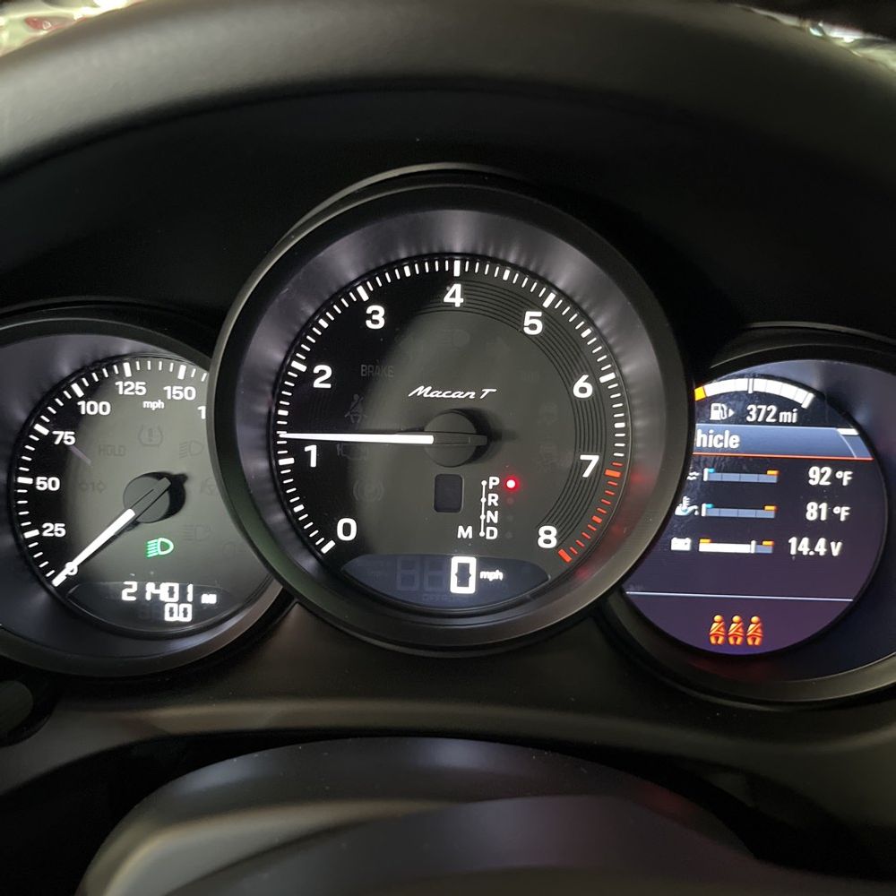 2023 Porsche Macan T