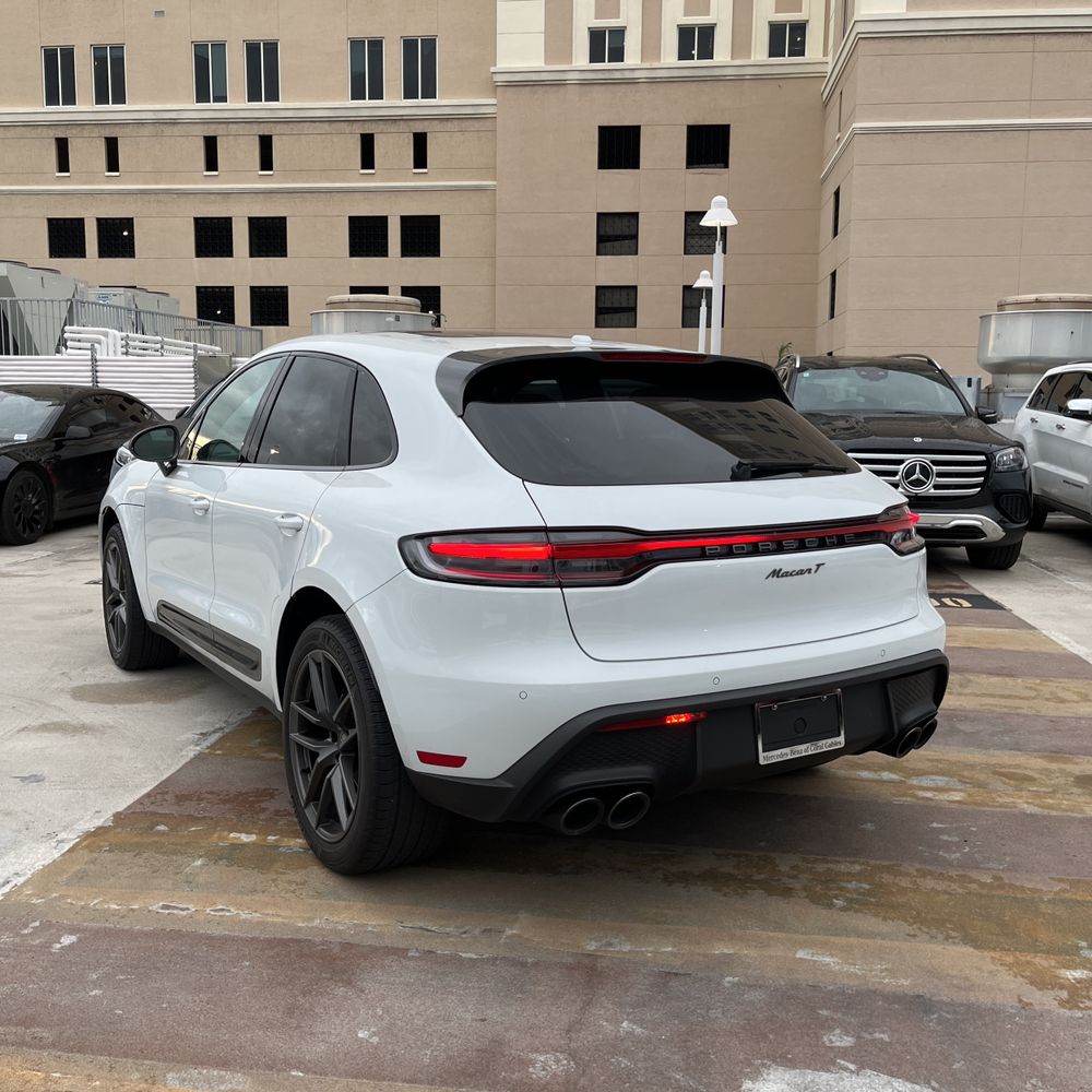 2023 Porsche Macan T