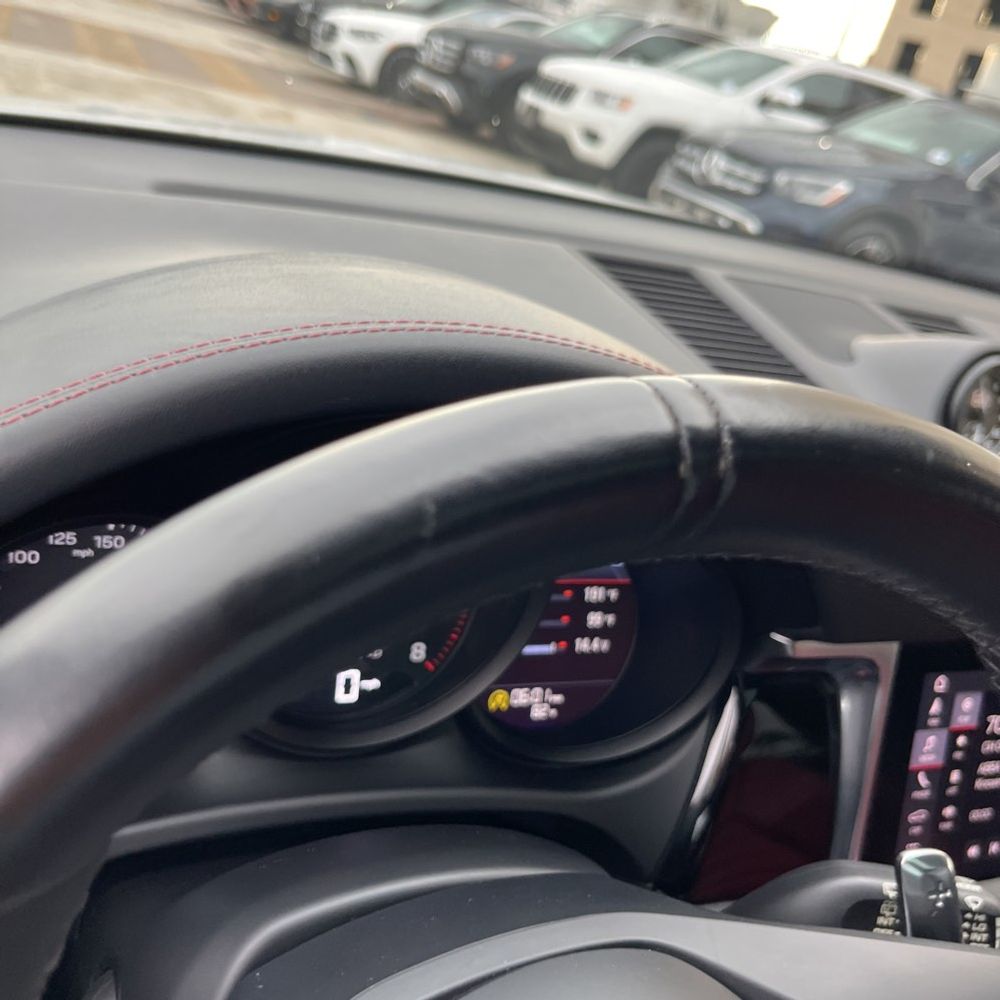 2023 Porsche Macan T
