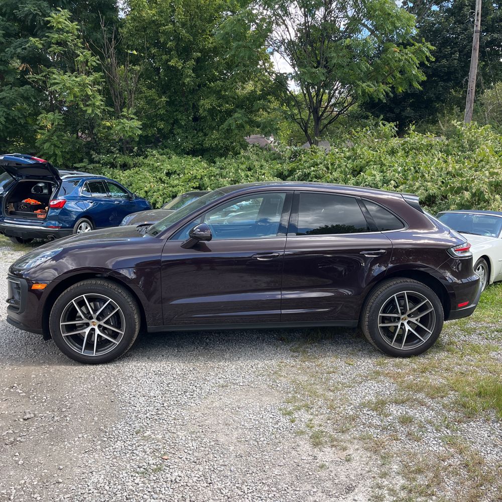 2025 Porsche Macan Base