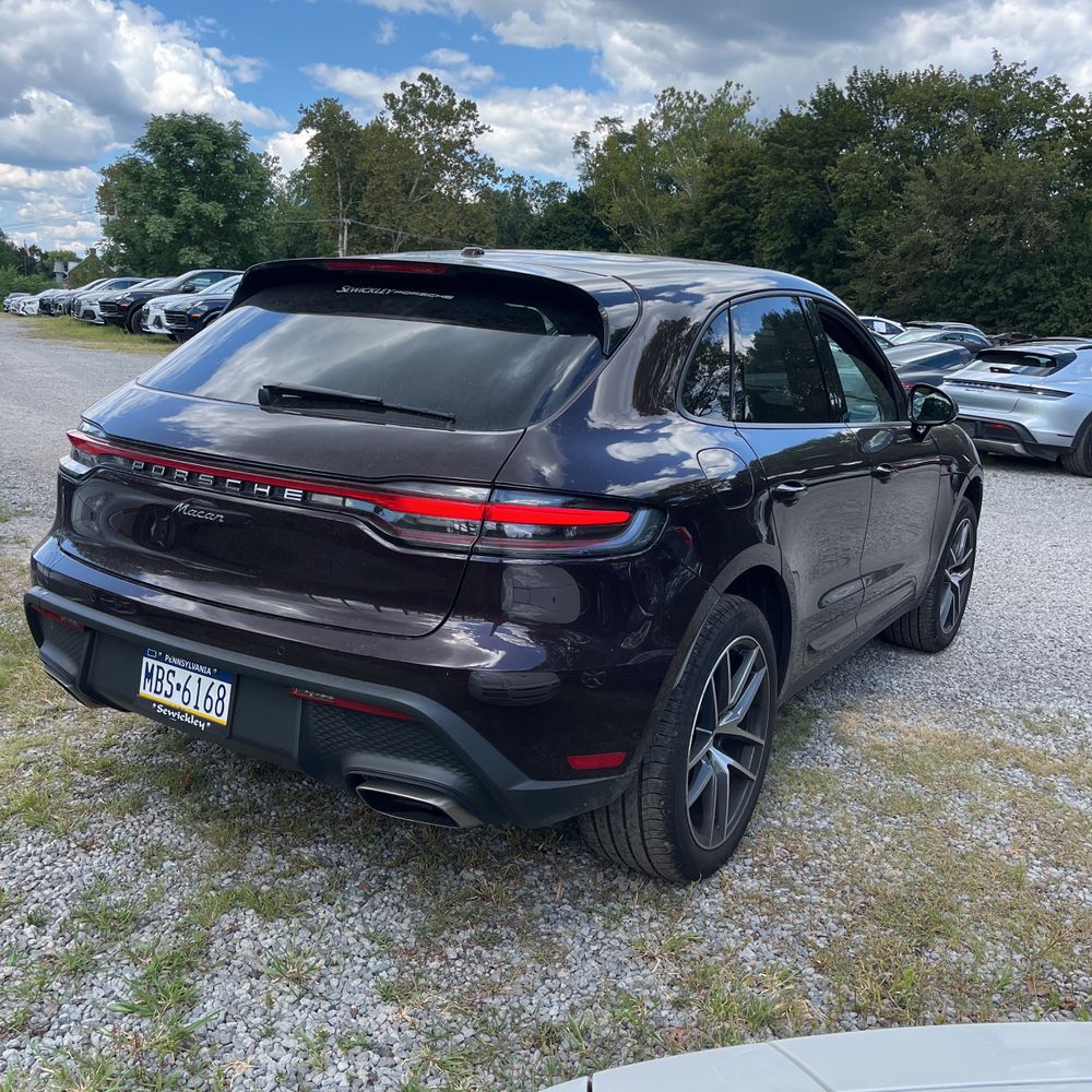2025 Porsche Macan Base