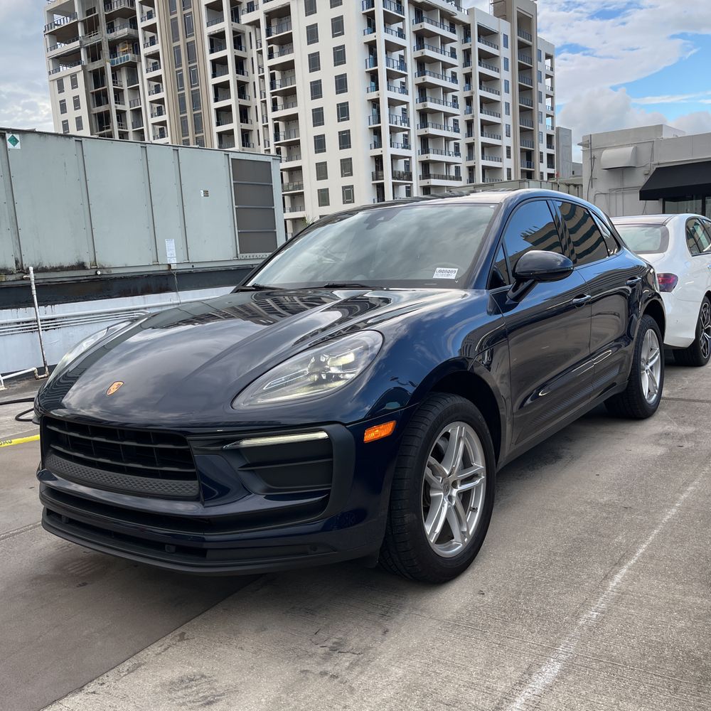 2022 Porsche Macan Base