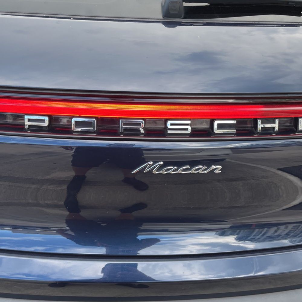 2022 Porsche Macan Base