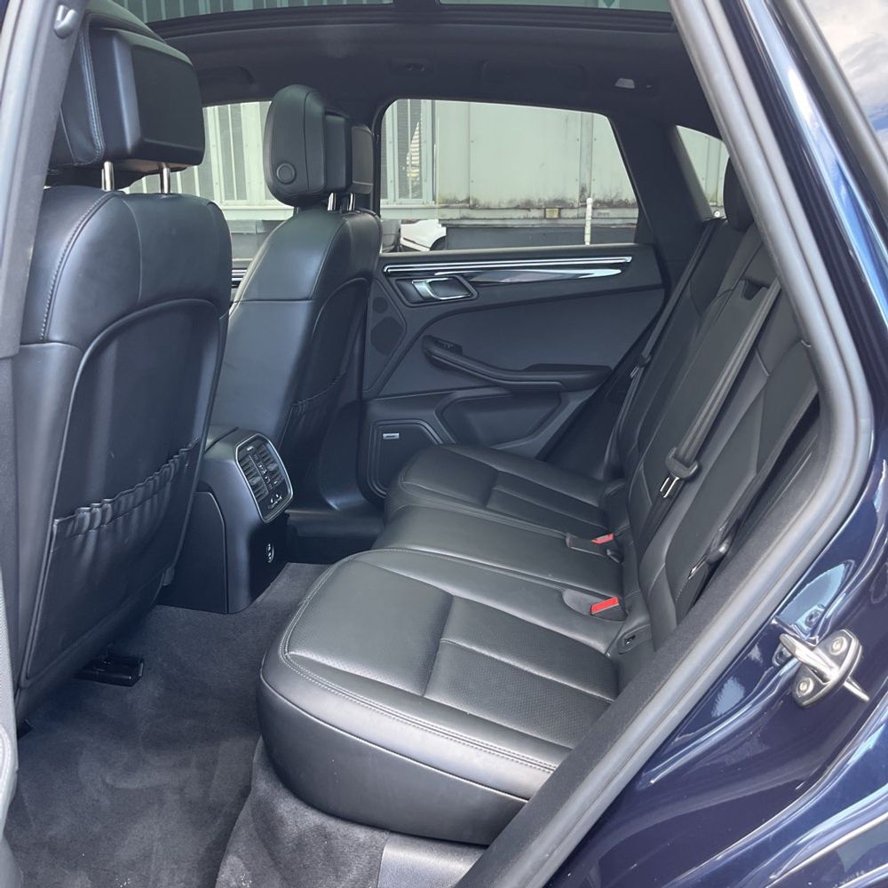 2022 Porsche Macan Base