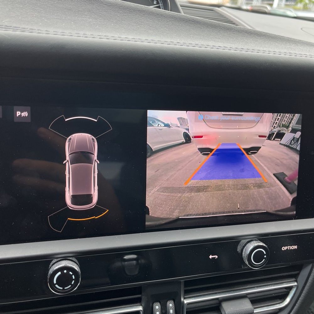 2022 Porsche Macan Base