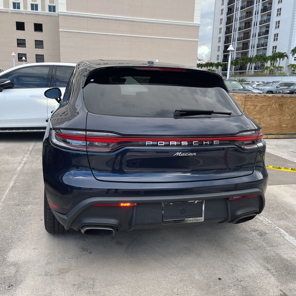 2022 Porsche Macan Base