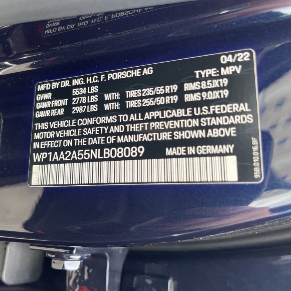 2022 Porsche Macan Base