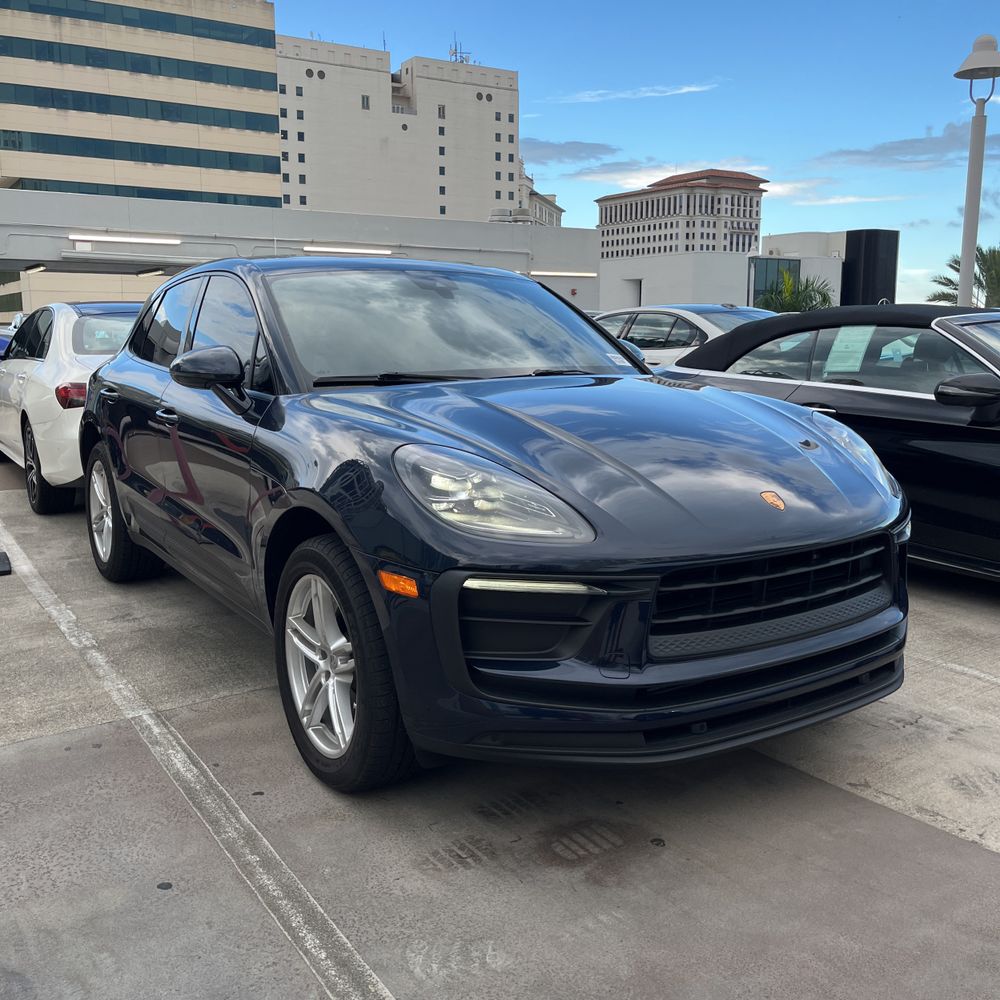 2022 Porsche Macan Base