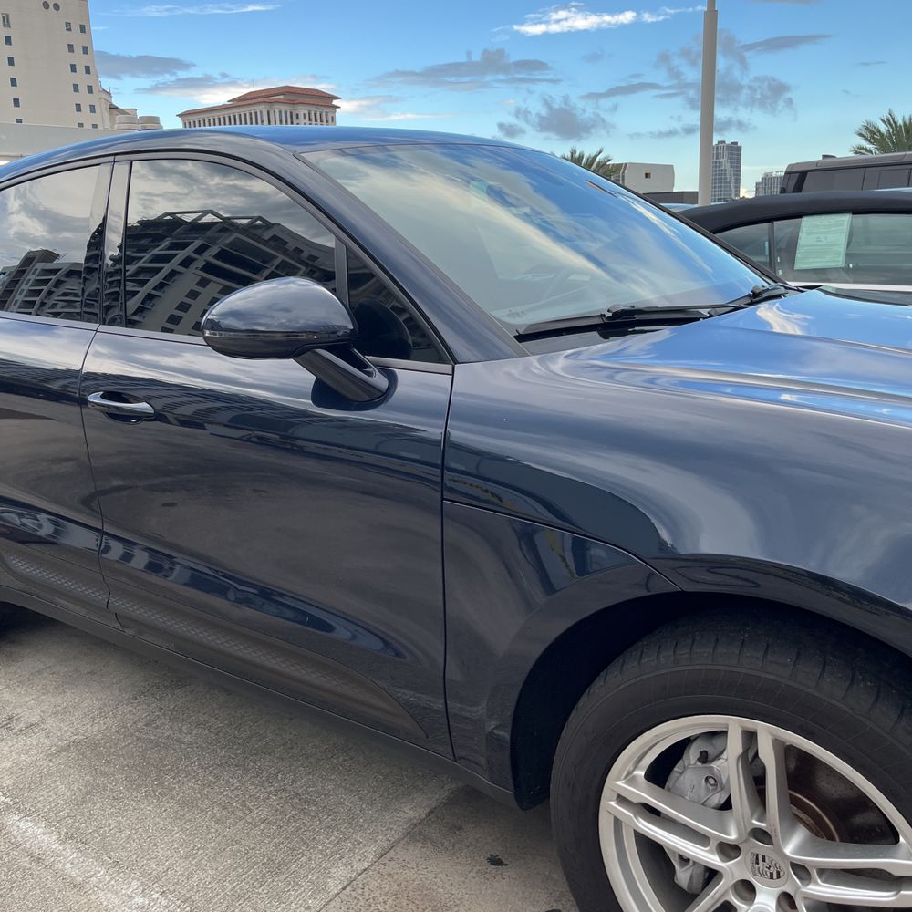 2022 Porsche Macan Base