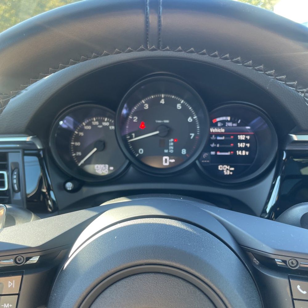 2024 Porsche Macan Base