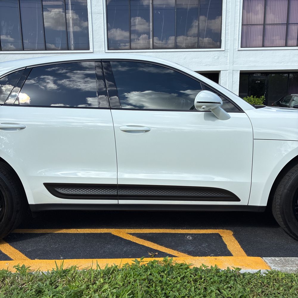 2023 Porsche Macan Base