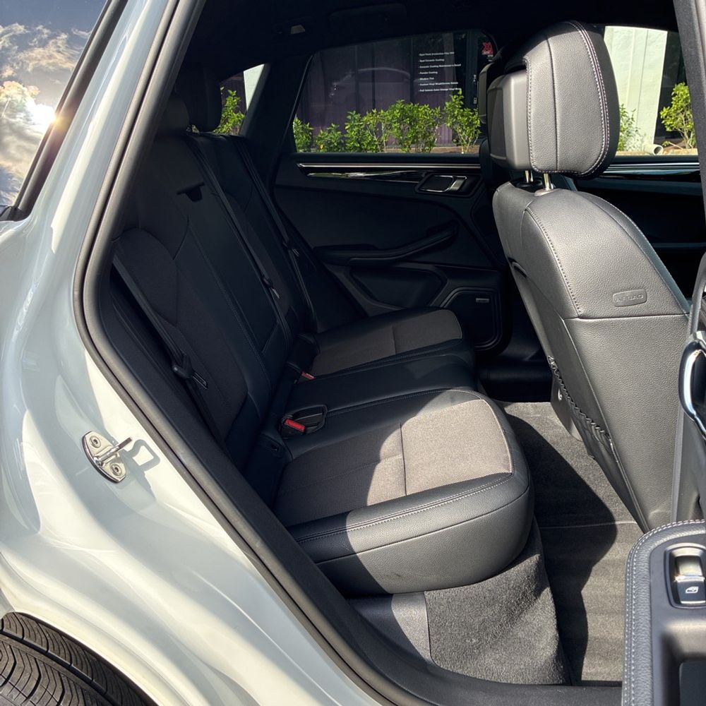 2023 Porsche Macan Base