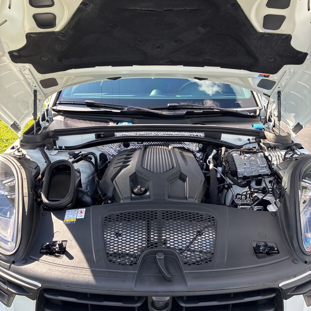 2023 Porsche Macan Base