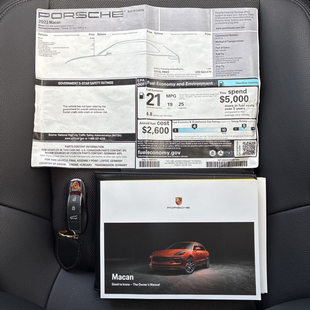 2023 Porsche Macan Base