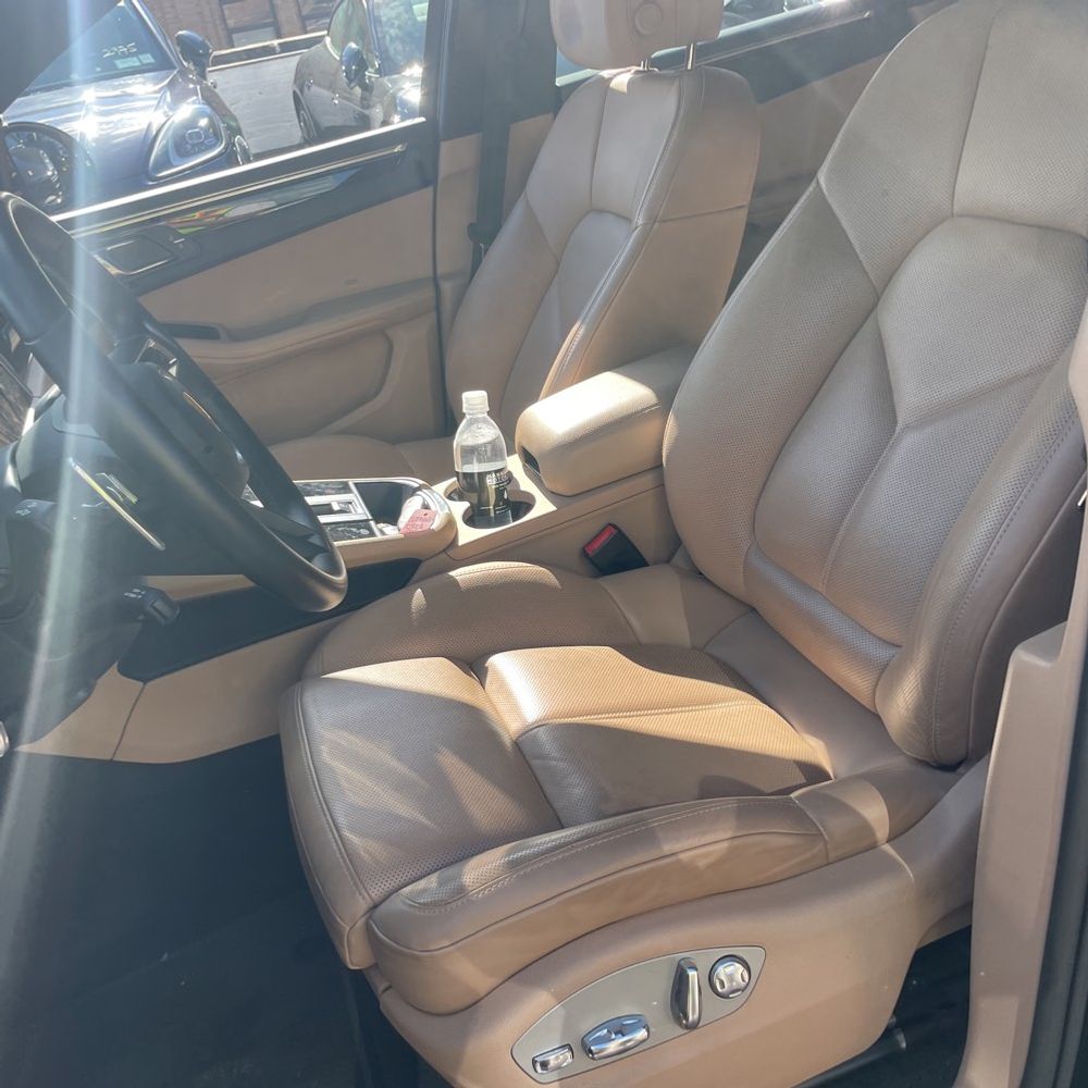 2022 Porsche Macan Base