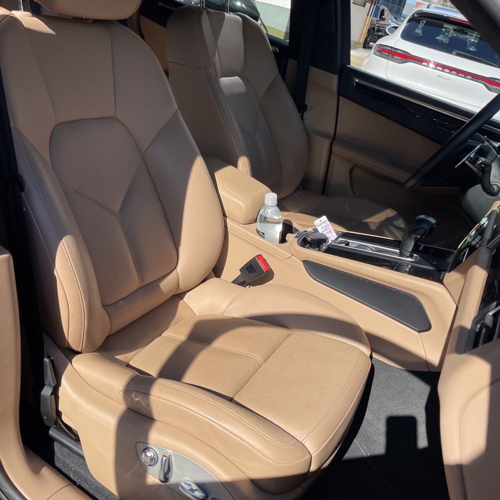 2022 Porsche Macan Base