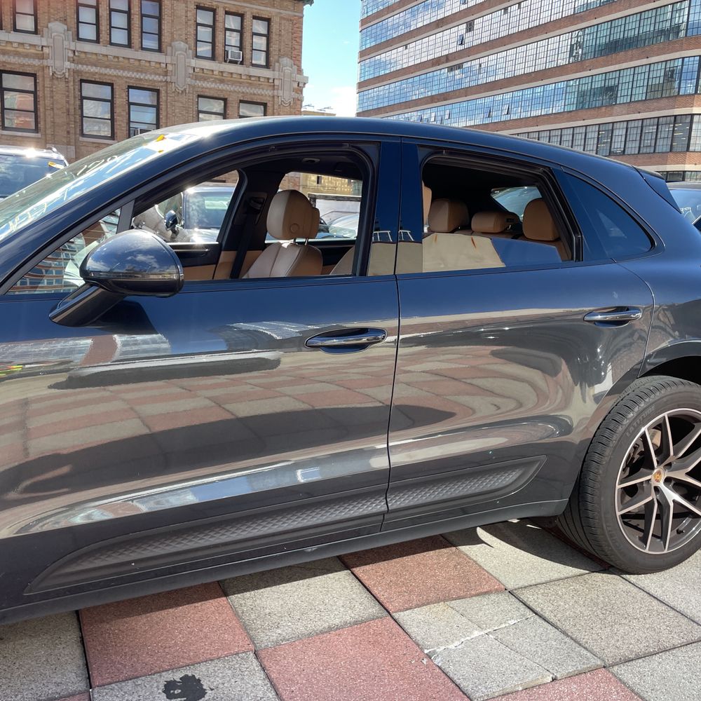 2022 Porsche Macan Base