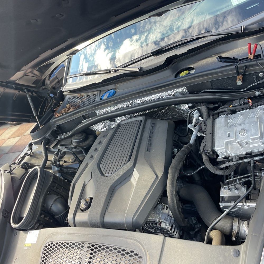 2022 Porsche Macan Base