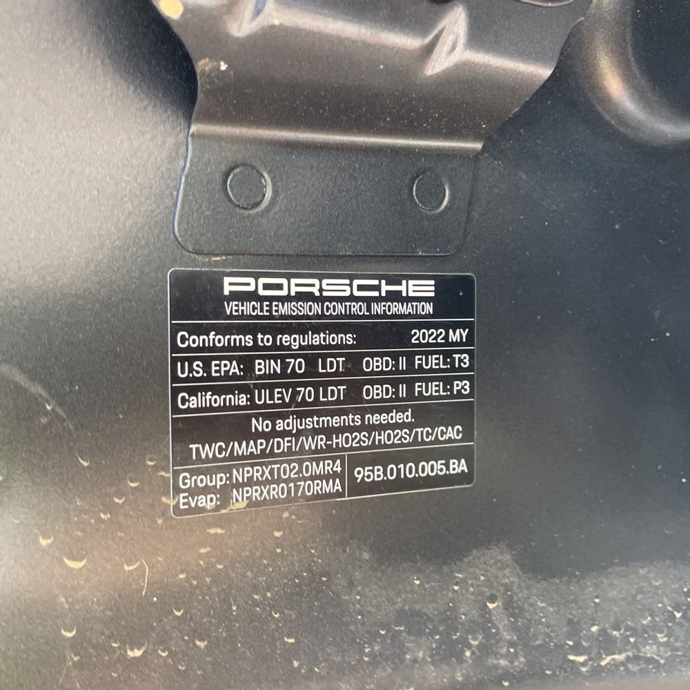 2022 Porsche Macan Base