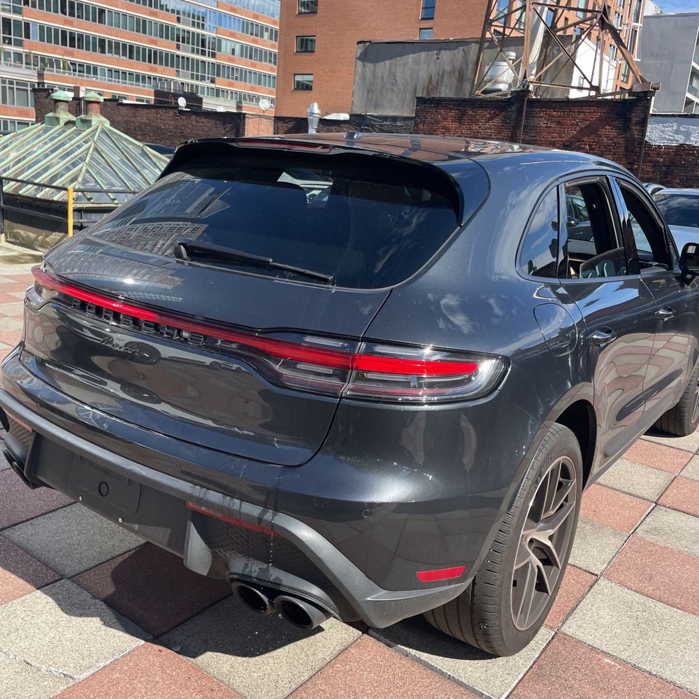 2022 Porsche Macan Base