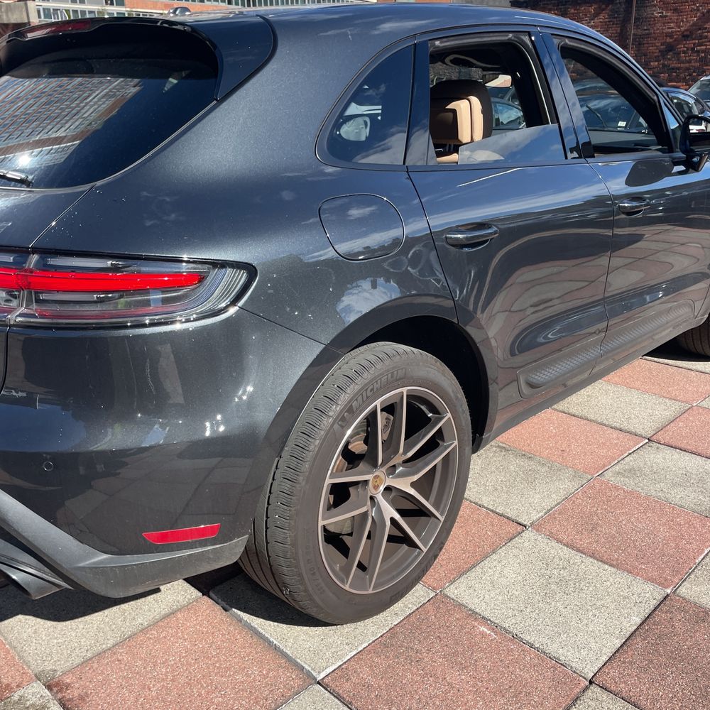 2022 Porsche Macan Base