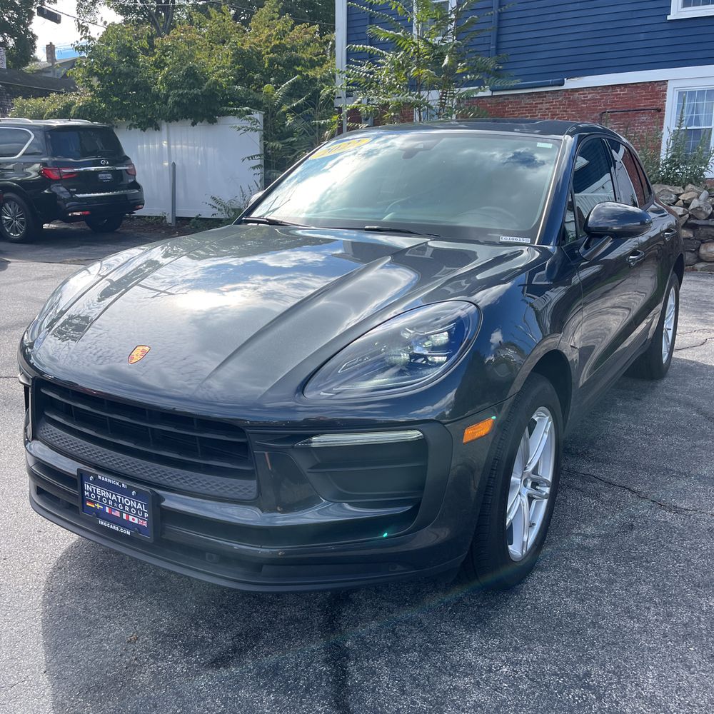 2022 Porsche Macan Base