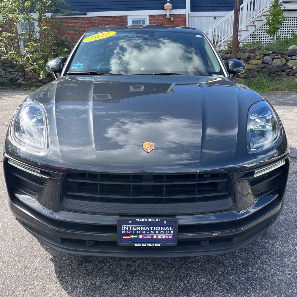 2022 Porsche Macan Base