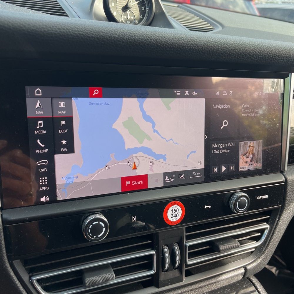 2022 Porsche Macan Base