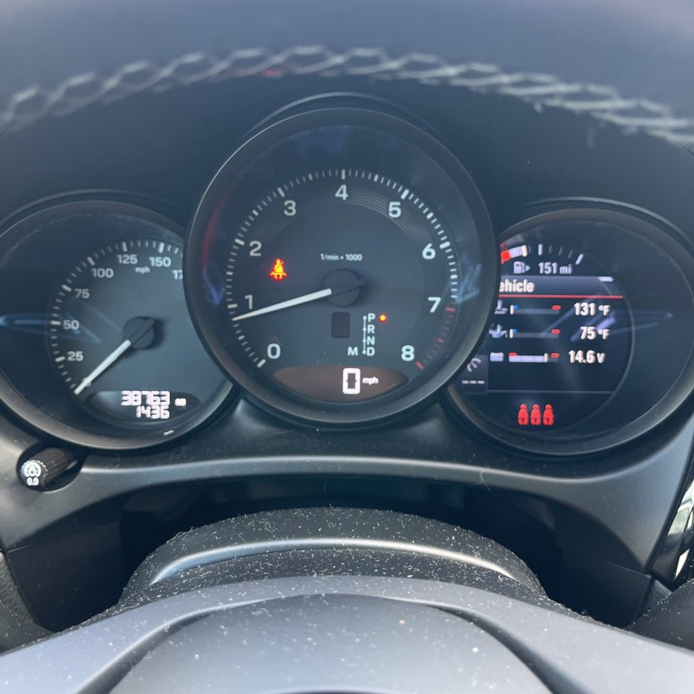2022 Porsche Macan Base
