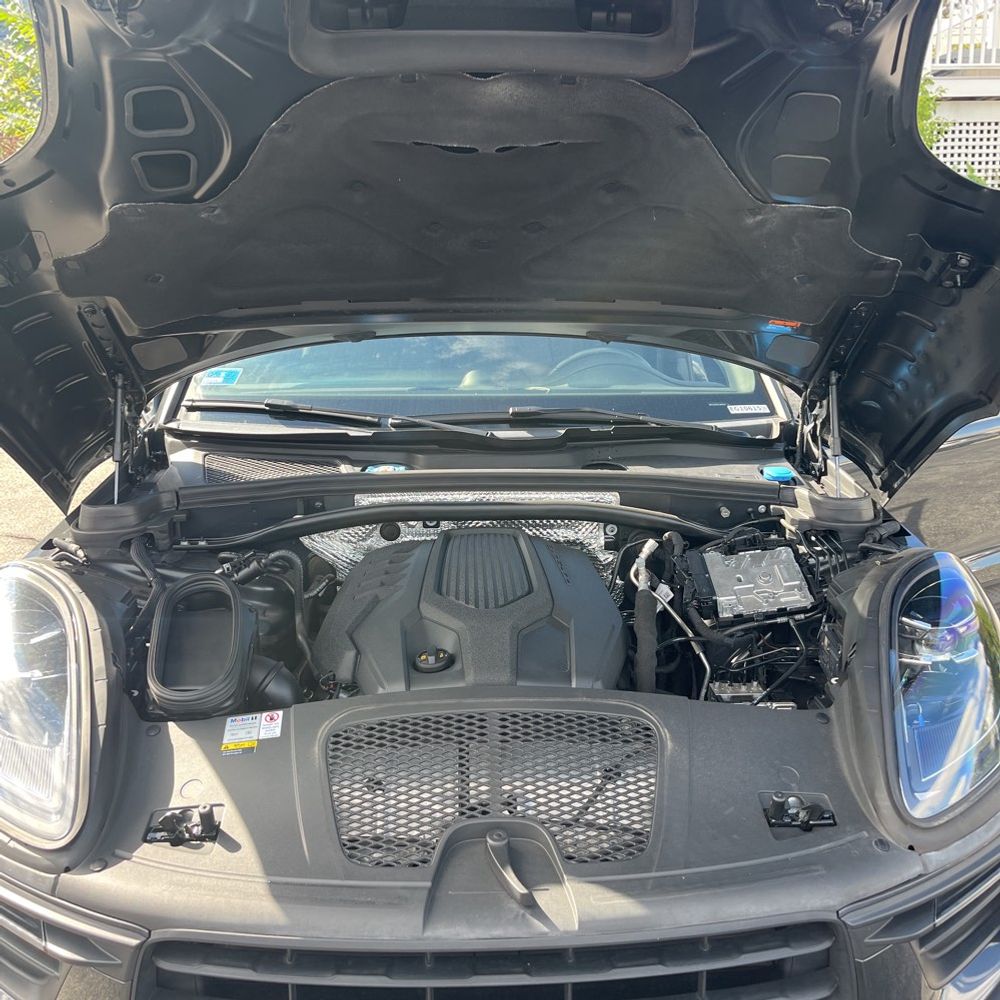 2022 Porsche Macan Base