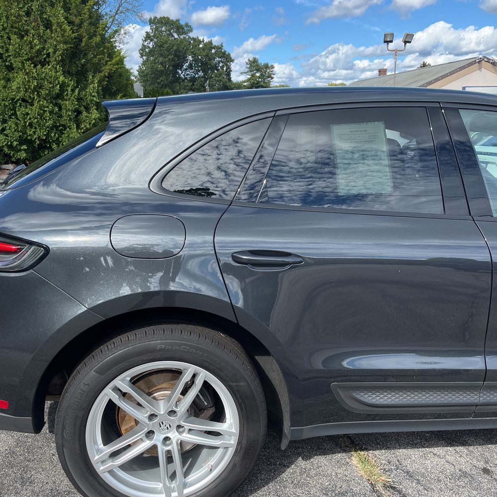 2022 Porsche Macan Base