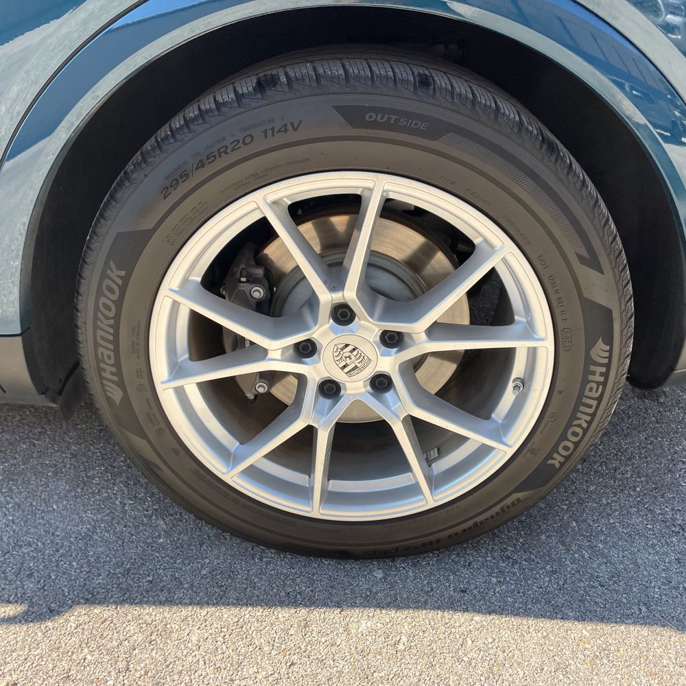 2024 Porsche Cayenne Base
