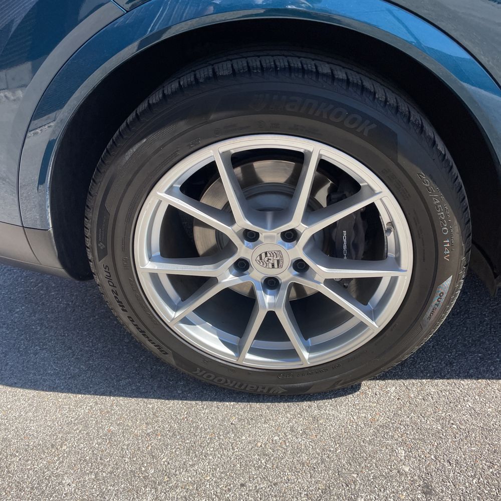 2024 Porsche Cayenne Base