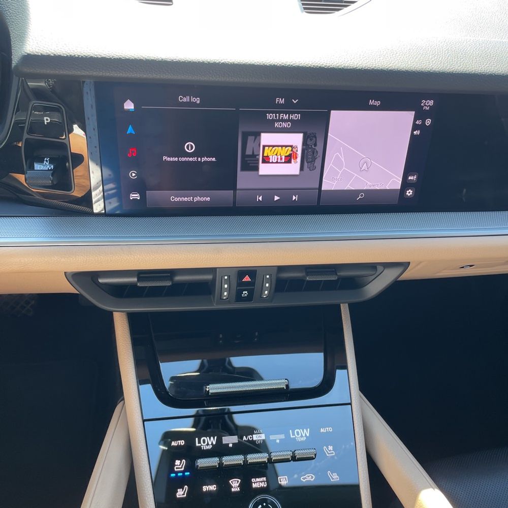 2024 Porsche Cayenne Base