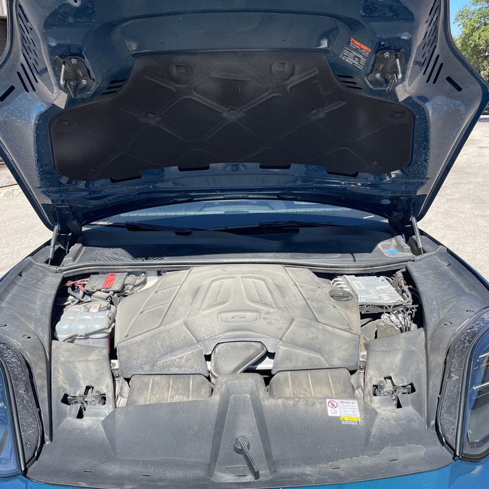 2024 Porsche Cayenne Base