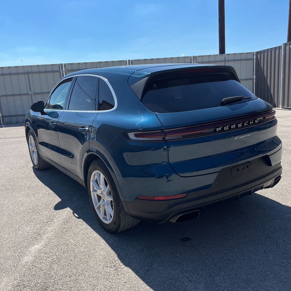 2024 Porsche Cayenne Base