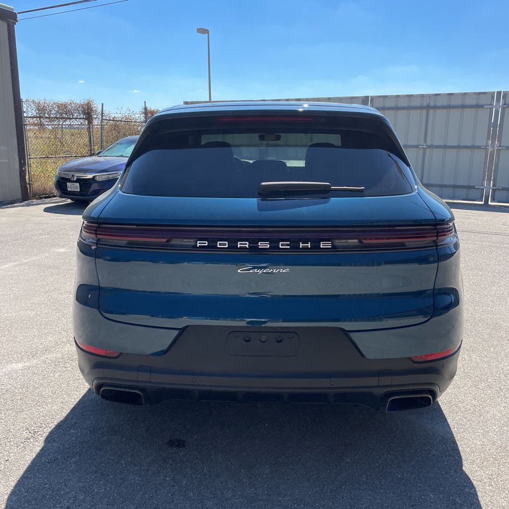 2024 Porsche Cayenne Base